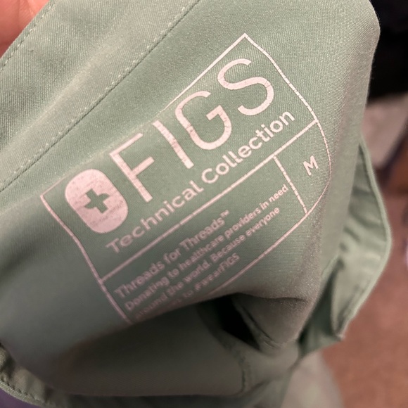 Women's Green Pants & Top Scrub top - Picture 6 of 11